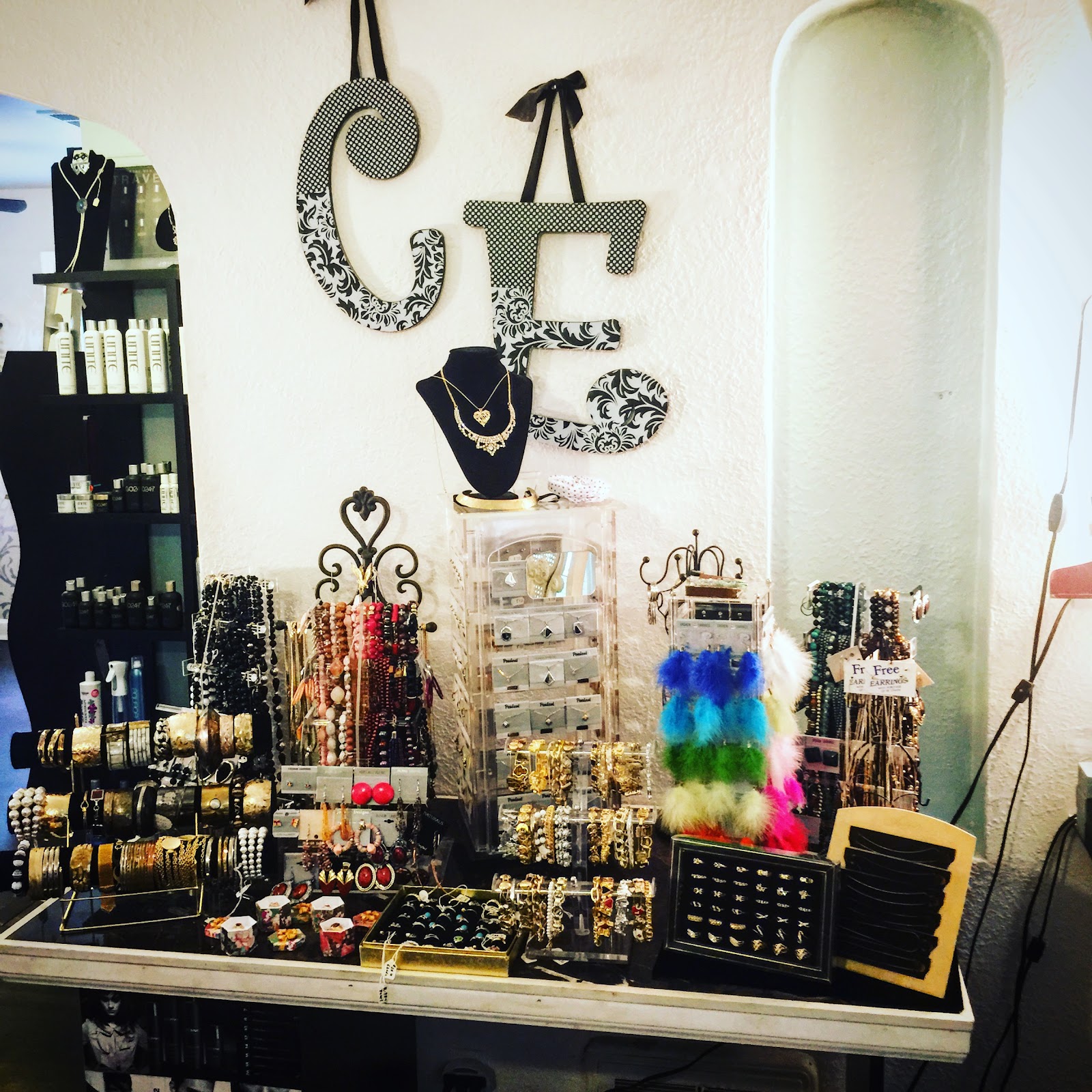 Chez Elle Salon & Spa nail photo 8